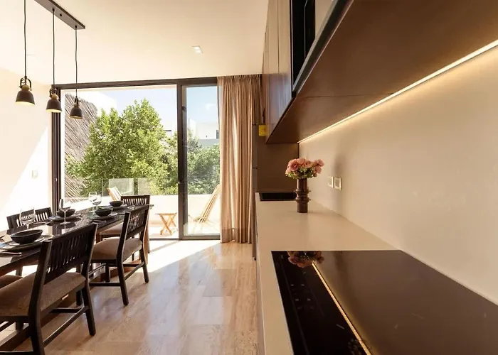 Sleek Penthouse Escape With Rooftop Pool * Tulum