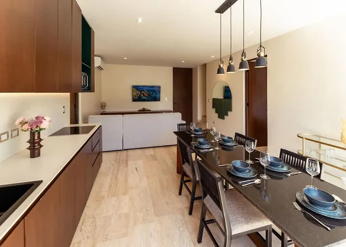 Apartamento Sleek Penthouse Escape With Rooftop Pool *