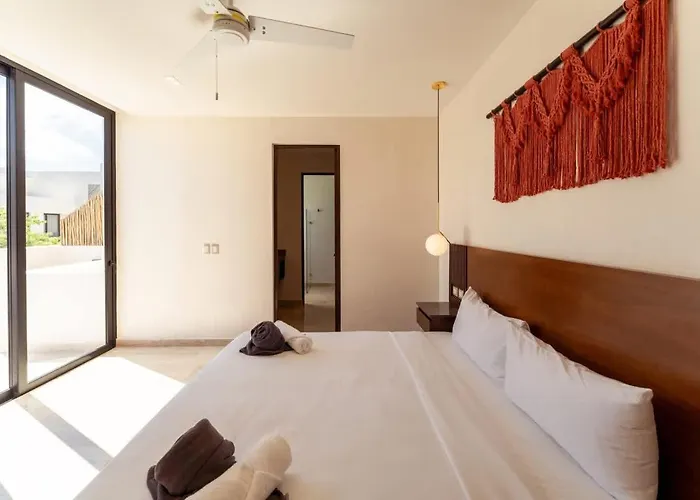 Apartamento Sleek Penthouse Escape With Rooftop Pool