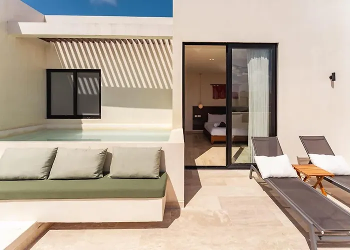 Sleek Penthouse Escape With Rooftop Pool Apartamento Tulum